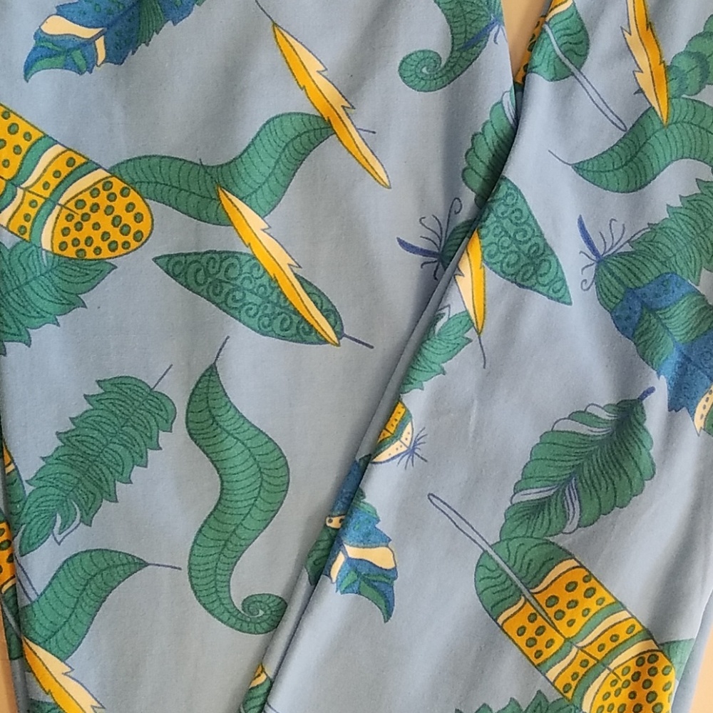 LuLaRoe Leggings One Size Feathers